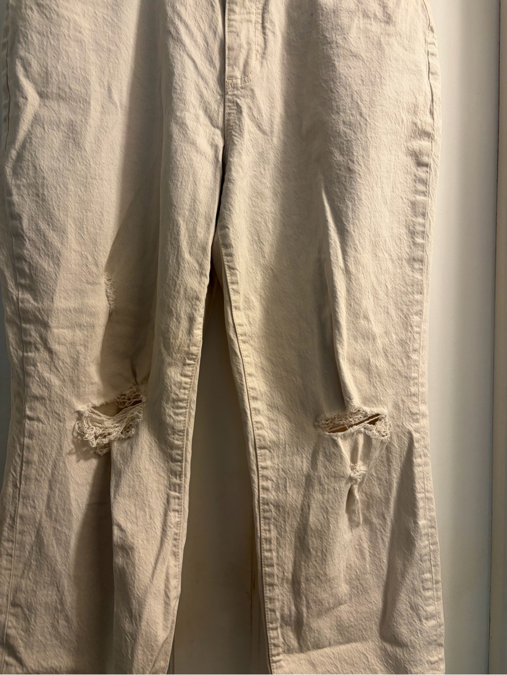 Universal Thread Mom Jeans - Picture 3 of 11